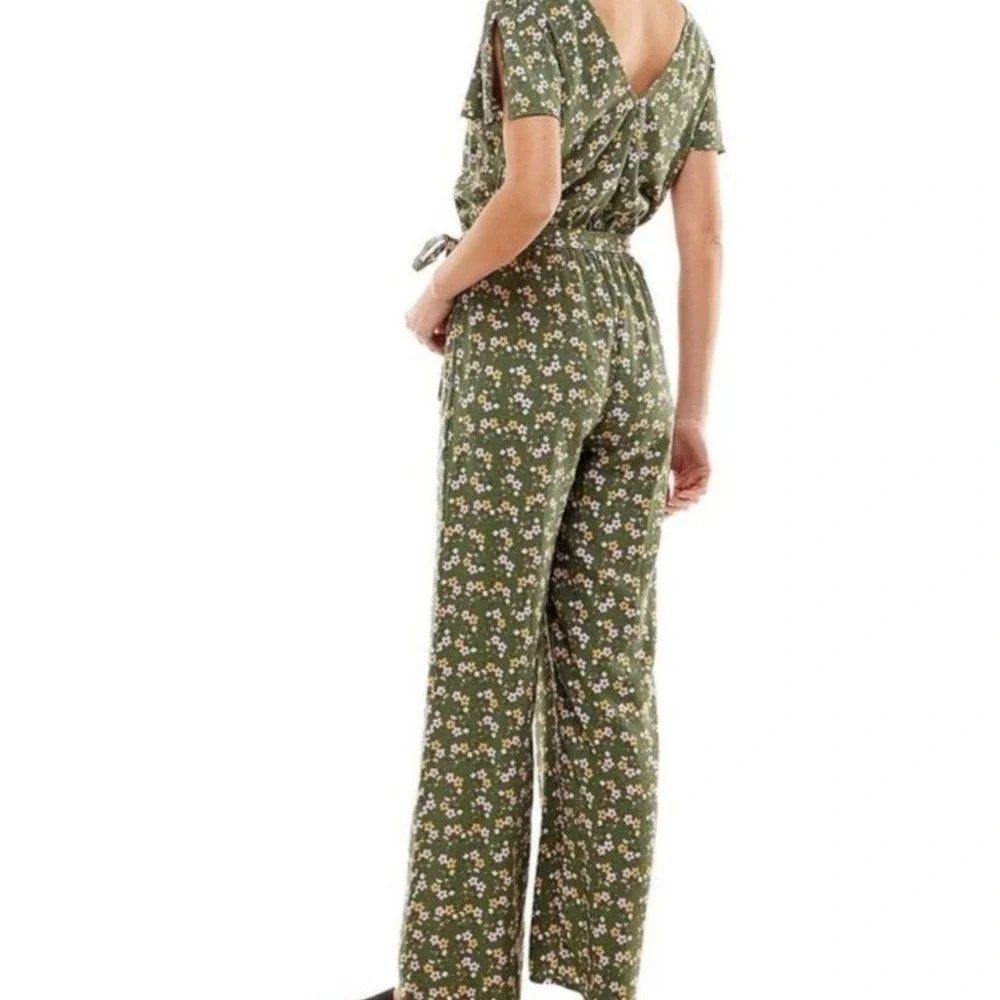 Kingston Grey Olive Green Floral Wide Leg Jumpsuit V-Neck Short Sleeve Medium NW